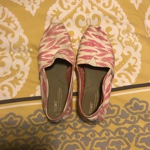 Gently used Toms sz 9.5